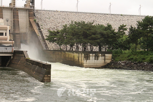 남강댐 사진. © 진주신문