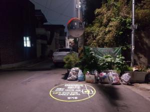 평거동 쓰레기 불법투기 방지용 로고라이트 설치